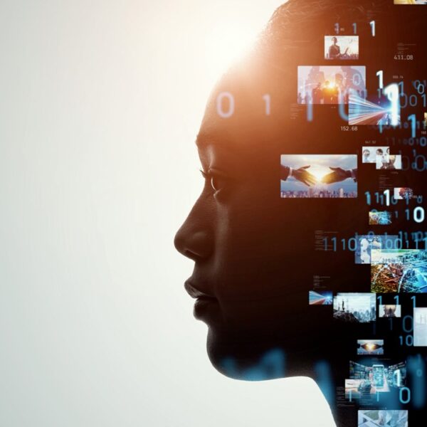 スクリーンに映る未来の車 <第一話>